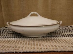 CH Field Haviland Oval Covered Vegetable